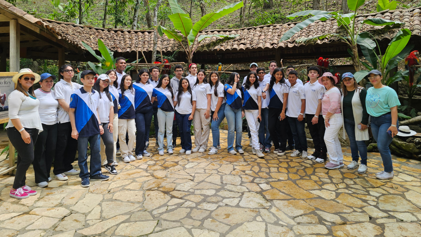 Excursiones escolares Honduras flota Transportes Turísticos HN