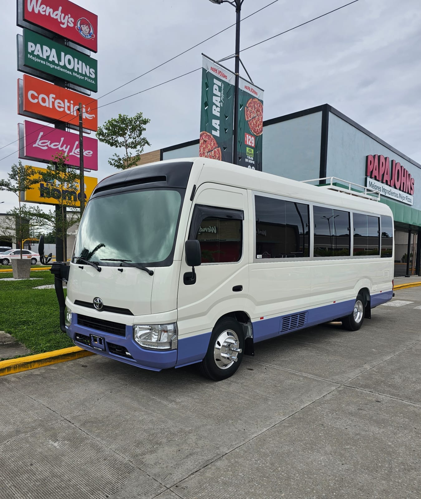 Toyota Coaster Transportes Turísticos HN